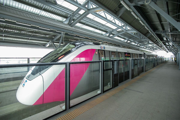 รถไฟฟ้าสีชทพู
