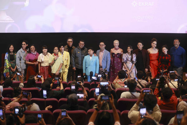 Sejumlah pengisi suara diantaranya Ariel Noah, Bunga Citra Lestari dan Cinta Laura saat konferensi pers film Jumbo di Epicentrum, Kuningan, Jakarta, Kamis, (13/3/2025). Foto: Agus Apriyanto