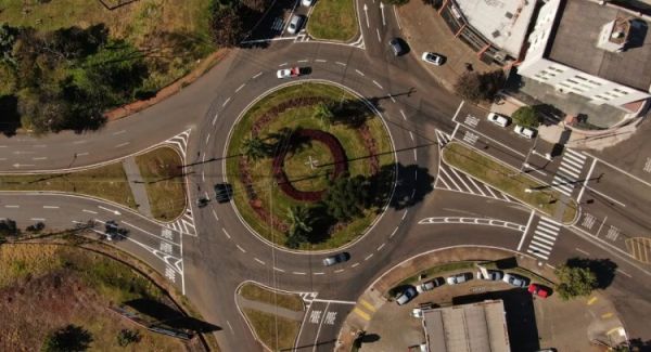 roundabout 1744009302520