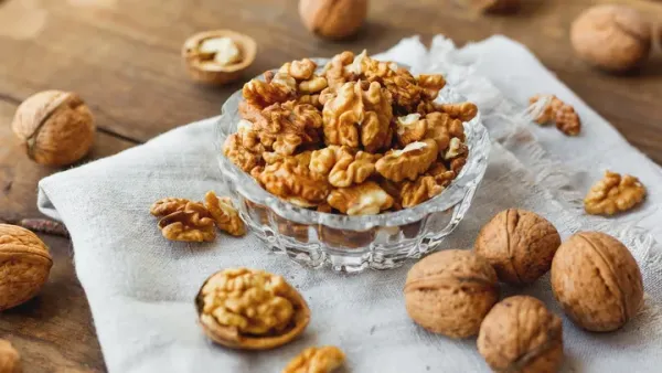 Benefits of eating almonds and walnuts: Know why the elders are always right