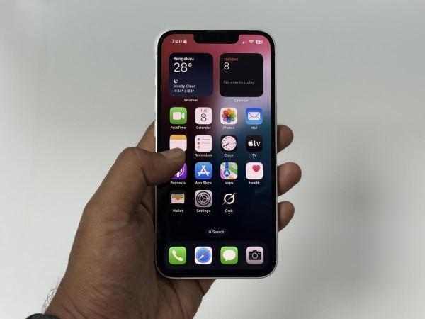 iPhone 16e review