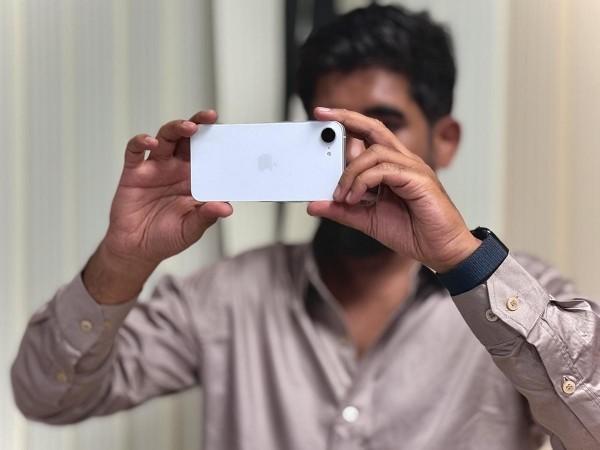 iPhone 16e review