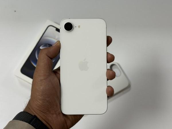 iPhone 16e review