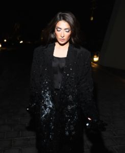 Ayeza Khan slammed for bold photoshoot look