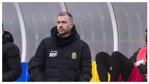 AKSI LAGA - Potret Marcos Reina saat melatih FC Rangers pada, Selasa (28/1). Terbaru Marcos Reina termasuk dalam daftar pelatih yang diincar PSIM Yogyakarta.