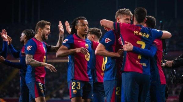 SELEBRASI BARCA - Pemain Barcelona Jules Kounde turut dalam selebrasi timnya setelah menjebol gawang Osasuna pada pertandingan pekan tunda ke-27 Liga Spanyol 2024/2025, Jumat (28/3/2025) dini hari WIB. (Website Barcelona - 28/3/2025)