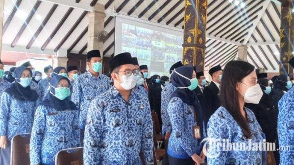 GAJI PNS 2025 - Foto arsip PNS Pemkab Malang. Kini besaran gaji PNS tengah viral di media sosial, disebut-sebut naik 16 persen. Benarkah?