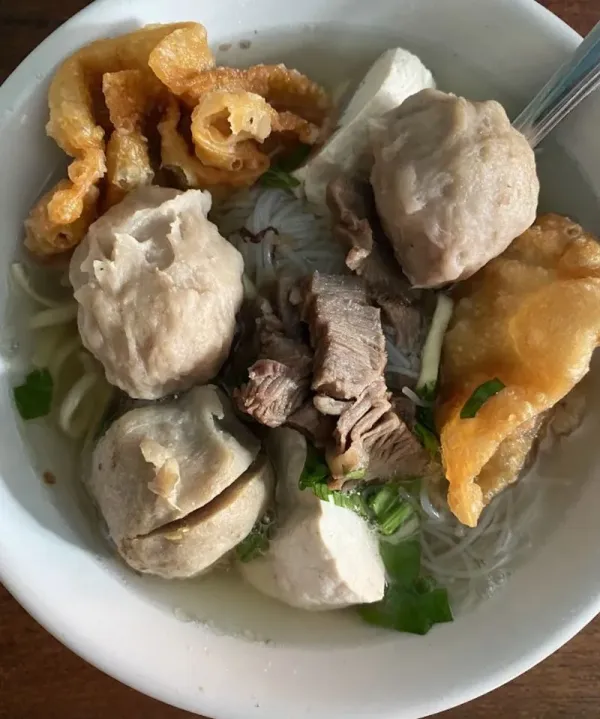 10 Rekomendasi Bakso Enak di Solo, Ada yang Sejak Tahun 1950an!