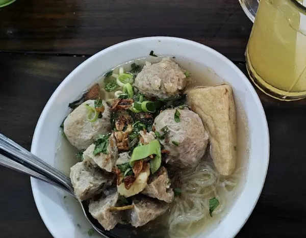 10 Rekomendasi Bakso Enak di Solo, Ada yang Sejak Tahun 1950an!