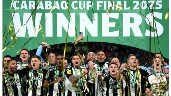 PERAYAAN JUARA - Newcastle berhasil juara Carabap Cup 2025 setelah mengalahkan Liverpool 2-1 di laga final yang berlangsung di Wembley Stadium, Senin (17/3/2025) dini hari WIB. (Foto diambil dari Instagram Newcastle pada Senin, 17 Maret 2025).