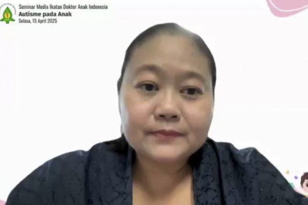  Dokter Spesialis Anak, dr. Amanda Soebadi, SpA, Subs Neuro(K), M.Med dalam acara webinar bersama IDAI, Selasa (15/4/2025). Foto: dok. Tangkapan Layar