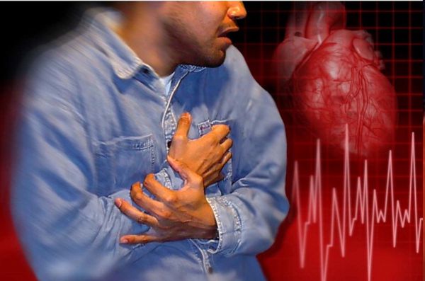 Heart Attack: सांस फूलना-जबड़े, कंधों में दर्द, हार्ट अटैक के ये 10 लक्षण न करें इग्नोर - Health AajTak