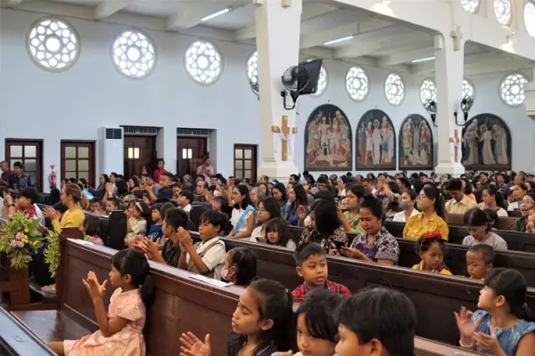 menghadiri-perayaan-paskah-di-Gereja-Santo-Yusup-Bintaran.jpg