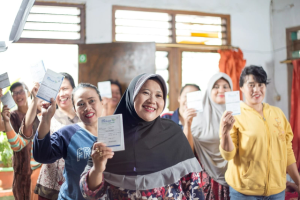 Para wanita yang menjadi debitur PNM Mekaar. Foto: Dok. BRI