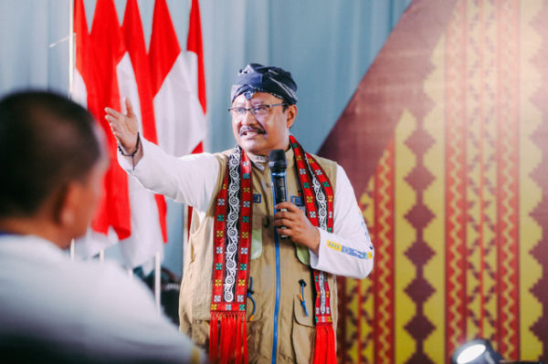 Mensos Gus Ipul saat memimpin rapat pimpinan pembahasan Sekolah Rakyat secara daring pada Jumat (28/3/2025) sore. Foto: Dok. Istimewa