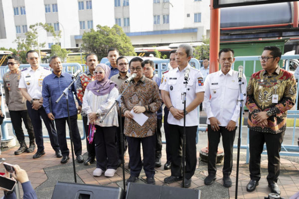 Gubernur DKI Jakarta, Pramono Anung, meresmikan layanan Transjabodetabek P11 rute Blok M-Kota Bogor serta memperpanjang rute Koridor 13 dalam acara yang digelar di Terminal VI Blok M, Jakarta Selatan, Kamis (5/6/2025). Foto: Dok. Pemprov DKI Jakarta