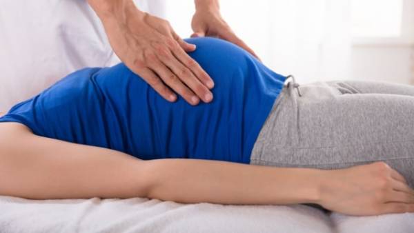 Ilustrasi ibu hamil dengan bayi sungsang Foto: Shutterstock