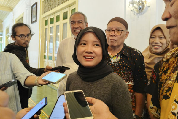 Master Nasional (MN) Shafira Devi Herfesa, pecatur asal Sleman yang lolos piala dunia saat ditemui di Kepatihan Pemda DIY, Selasa (10/6/2025). Foto: Arfiansyah Panji Purnandaru/kumparan