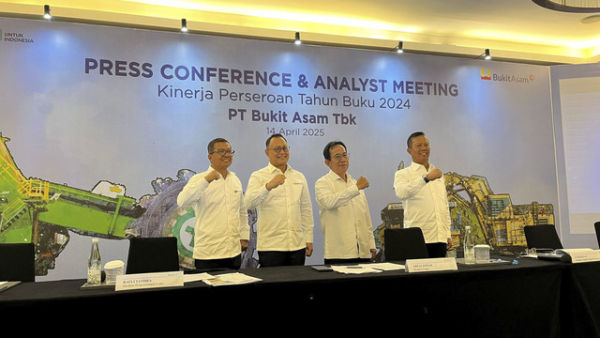 Konferensi pers kinerja PT Bukit Asam Tbk (PTBA) tahun 2024, Senin (14/4/2025). Foto:  Fariza/kumparan