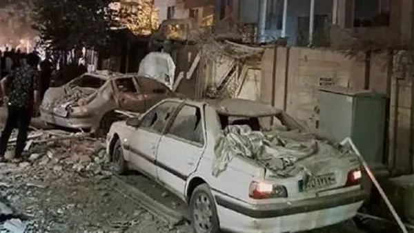 Bangunan di Teheran rusak usai terima serangan Israel (Photo by SEPAH NEWS / AFP)