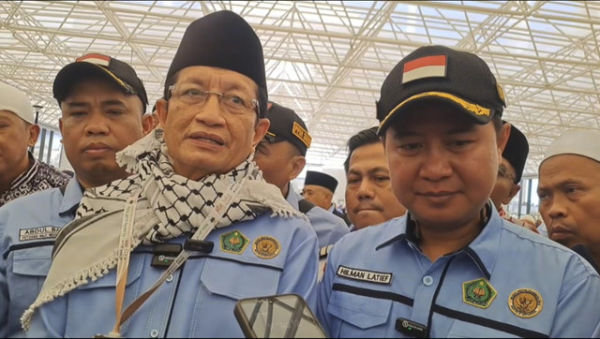 Menag Nasaruddin Umar di Bandara Jeddah. Foto: MCH 2025