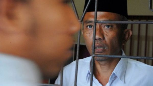 Di ruang tahanan PN Blora, terdakwa Bambang Tri Mulyono, pengarang buku Jokowi Undercover curhat bernada tinggi sesaat sebelum menjalani sidang agenda pembacaan putusan yang digelar di Pengadilan Negeri Blora, Jawa Tengah, Senin (29/5/2017).