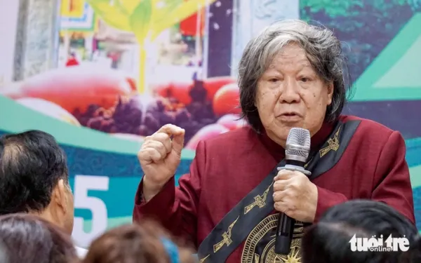 'Bước chân trở về’ kêu gọi kiều bào gây quỹ trồng rừng, góp sức phát triển đất nước - Ảnh 1. Kiều bào - Ảnh 1.