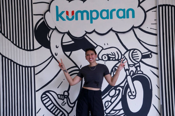 Atlet bola voli Yolla Yuliana saat ke kantor kumparan. Foto: Fitra Andrianto/kumparan