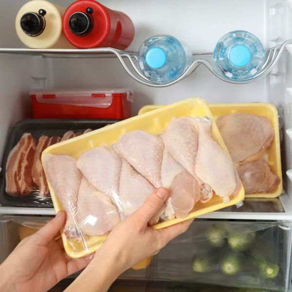 Ilustrasi menyimpan makanan di Kulkas. Foto: Shutterstock