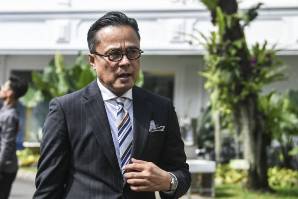 Chief Operating Officer (COO) Badan Pengelola Investasi Daya Anagata Nusantara (BPI Danantara) Dony Oskaria berjalan untuk bertemu dengan Presiden Prabowo Subianto di kompleks Istana Kepresidenan, Jakarta, Selasa (20/5/2025). Foto: Hafidz Mubarak A/ANTARA FOTO