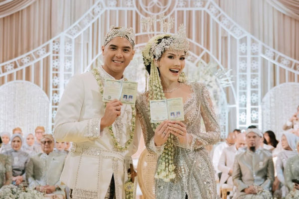 Pernikahan Al Ghazali dan Alyssa Daguise. Foto: Instagram/@alyssadaguise
