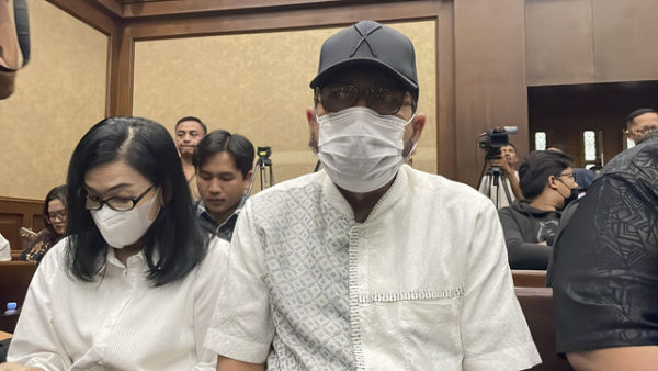 Eks pejabat Mahkamah Agung (MA), Zarof Ricar, jelang sidang vonis kasus dugaan pemufakatan jahat suap kasasi Ronald Tannur, yang menjeratnya sebagai terdakwa, di Pengadilan Tipikor Jakarta, Rabu (18/6/2025). Foto: Fadhil Pramudya/kumparan