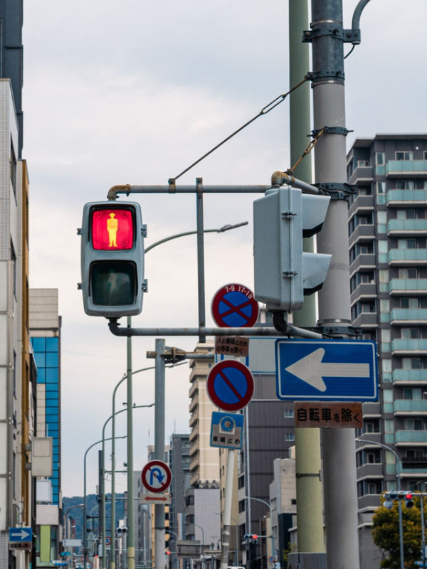 Lampu lalu lintas di Jepang. Foto: Shutterstock