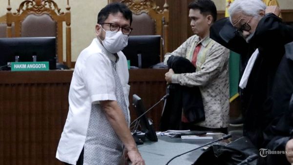 VONIS SUAP - Terdakwa kasus dugaan suap vonis bebas Gregorius Ronald Tannur, Zarof Ricar menjalani sidang putusan di Pengadilan Tipikor, Jakarta, Rabu (28/5/2025). Majelis hakim memvonis Zarof Ricar dengan pidana 16 tahun penjara dan denda sebesar Rp 1 miliar subsider 6 bulan kurungan.
