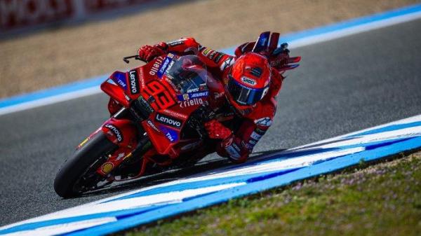 MARQUEZ - Pembalap asal Spanyol besutan Ducati Lenovo, Marc Marquez, ketika melakoni sesi Free Practice di Sirkuit Jerez, Spanyol, dalam gelaran MotoGP Spanyol 2025 pada 25 April 2025. (Foto: Ducati Lenovo)
