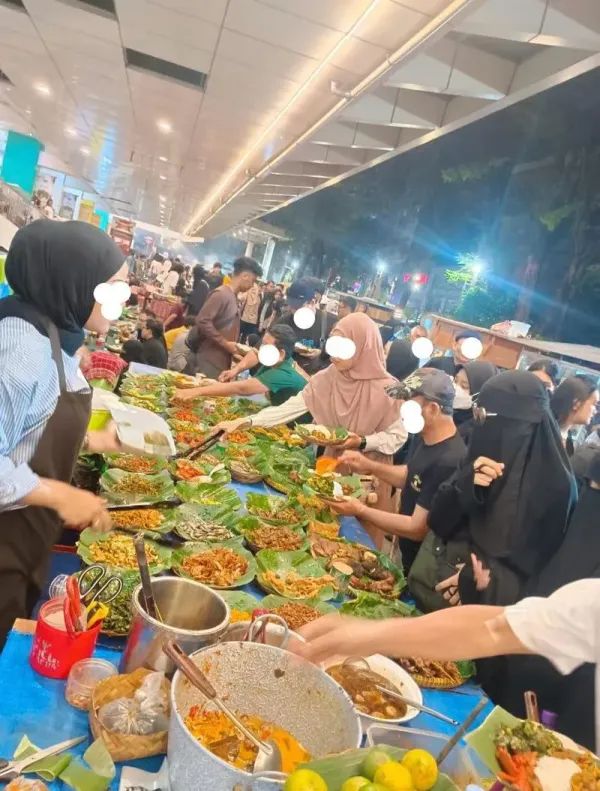 Lesehan Bu Gendut Blok M