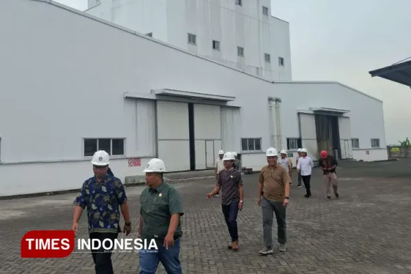 Anggota-Komisi-C-DPRD-Lamongan-c-1.jpg