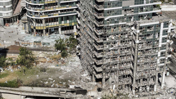 Sebuah foto drone menunjukkan kerusakan di lokasi yang terkena dampak setelah serangan rudal dari Iran ke Israel, di Ramat Gan, Israel, Kamis (19/6/2025). Foto: CHEN KALIFA/REUTERS