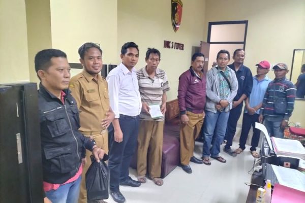 Kasus mantan kepala sekolah menggelapkan uang dana siswa SD