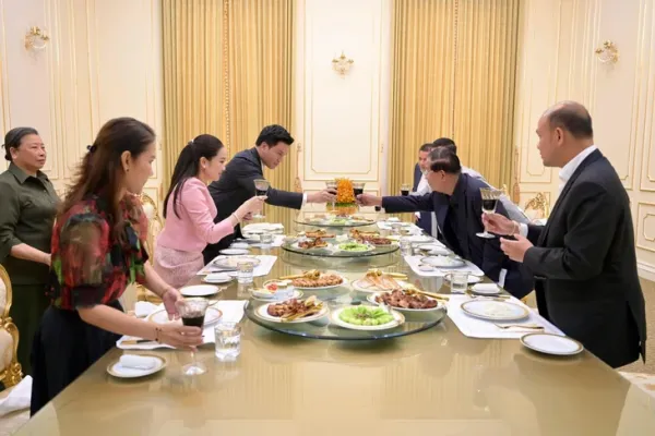 Hun Sen - Ảnh 2.