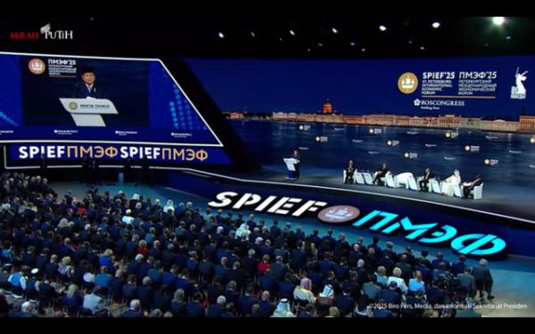 Presiden RI Prabowo Subianto di Forum Ekonomi Internasional The 28th St. Petersburg International Economic Forum (SPIEF 2025) pada Jumat (20/6/2025). Foto: YouTube/ Sekretariat Presiden