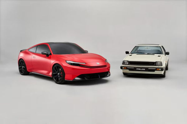 Honda Prelude generasi keenam (kiri) dan generasi pertama (kanan). Foto: dok. Honda