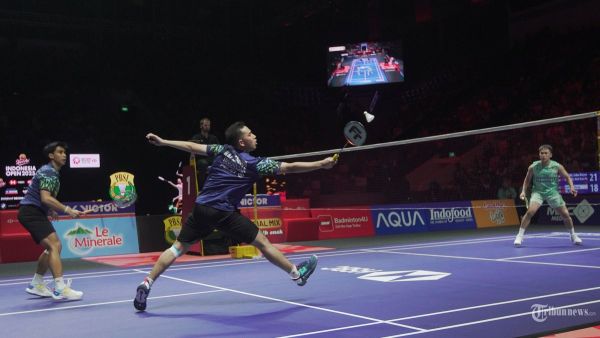 SEMIFINAL INDONESIA OPEN - Pasangan pebulutangkis ganda putra Indonesia Sabar Karyaman Gutama/Muhammad Reza Pahlevi Isfahani melawan pasangan ganda putra Malaysia Man Wei Chong dan Tee Kai Wun pada babak semifinal Kapal Api Indonesia Open 2025 di Jakarta, Sabtu (7/6/2025). Pasangan Sabar/Reza berhasil melaju kebabak final usai mengalahkan pasangan Malaysia dengan skor 21-18, 12-21, 21-18. Tribunnews/Jeprima