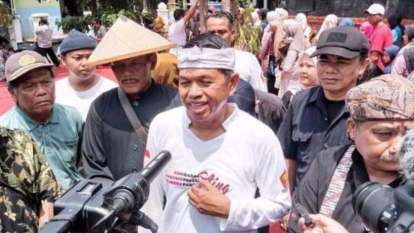 USUL - Gubernur Jawa Barat, Dedi Mulyadi saat berada di kediamannya di Lembur Pakuan Subang, Sabtu (3/2/2024). Dedi Mulyadi usulkan Bandung Barat ganti nama. 