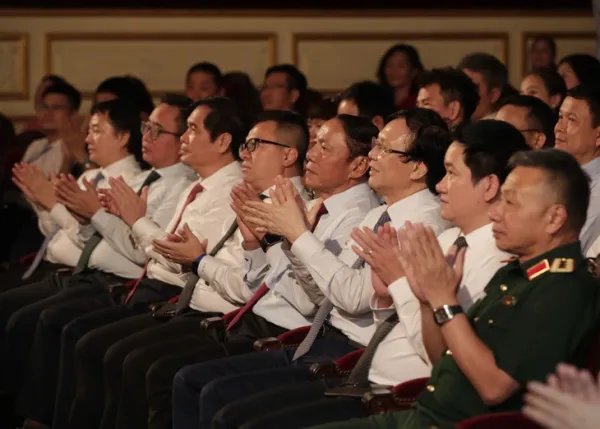 100 năm báo chí cách mạng, mãi mãi tấm lòng son, ngòi bút sắc - Ảnh 2. báo chí cách mạng - Ảnh 2.