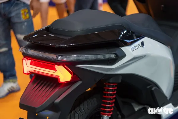 E3 Mobility Deux7 - Xe máy điện Hàn Quốc mới lạ về Việt Nam: Giá dự kiến 100 triệu đồng, nhỏ hơn SH, chạy 120km/sạc- Ảnh 5. xe máy điện - Ảnh 5.