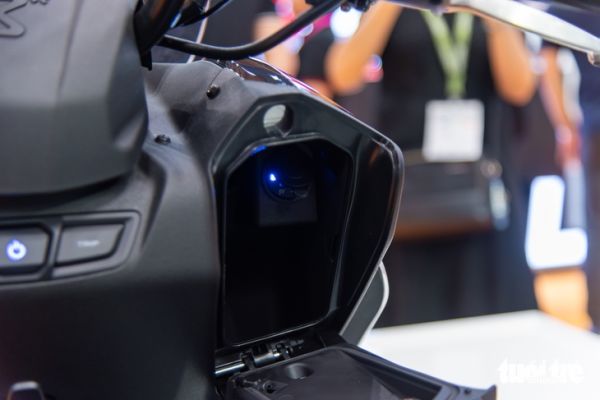 E3 Mobility Deux7 - Xe máy điện Hàn Quốc mới lạ về Việt Nam: Giá dự kiến 100 triệu đồng, nhỏ hơn SH, chạy 120km/sạc- Ảnh 14. xe máy điện - Ảnh 14.