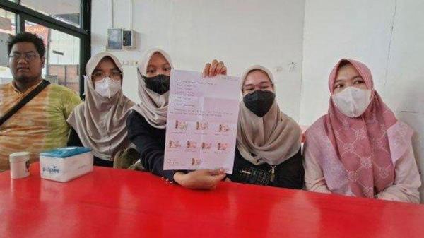 GURU RESIGN MASSAL - Seluruh guru di sekolah swasta mewah atau sekolah elite yang diduga bodong di Jalan Baru Perjuangan, RT 04 RW 11, Marga Mulya, Kecamatan Bekasi Utara, Kota Bekasi, melakukan resign atau berhenti kerja massal. Seorang guru, Salsabila Syafwani mengatakan, resign yang dilakukan jajaran seprofesinya sudah berlangsung sejak Jumat (13/6/2025).