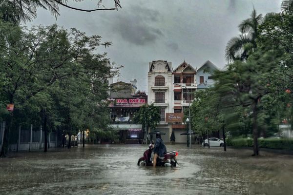 Thủ phủ của tỉnh Bắc Giang lại ngập sâu sau mưa lớn - Ảnh 3. mưa lớn - Ảnh 3.
