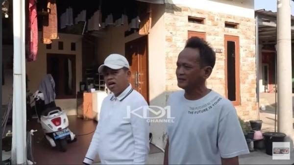 TEMUI WARGA - Gubernur Jawa Barat Dedi Mulyadi menemui warga Kampung